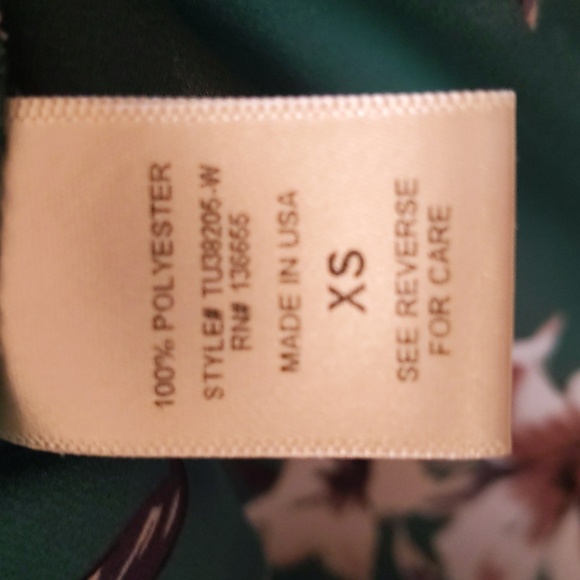 NWOT Women's West Kei Allan Surplice 3/4 RollTab High Low Floral Green Blouse - Picture 5 of 7